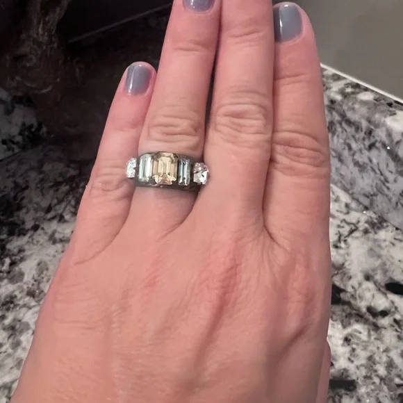 Sorrelli Adjustable 5 Stone Ring - Picture 8 of 8